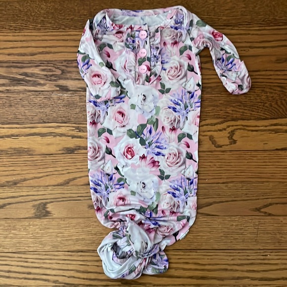 gigi & max Other - GIGI & MAX Floral Sleep Gown NB VGUC